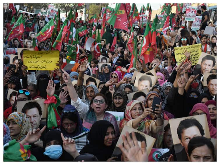 Pakistan: Section 144 Imposed In Lahore For 7 Days Ahead Of PTI Rally, Several Party Workers Held Pakistan: Section 144 Imposed In Lahore For 7 Days Ahead Of PTI Rally, Several Party Workers Held