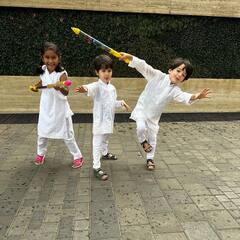 Sunny Leone : குடும்பத்தினருடன் குதுகலமாக ஹோலி கொண்டாடிய சன்னி லியோன்..லைக்ஸ் மழை பொழியும் ரசிகர்கள்!