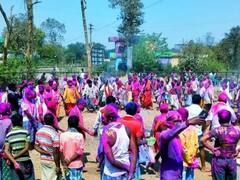 Holi 2023: छत्तीसगढ़ के इस जिले में होलिका दहन की राख से होली खेलने की परंपरा, हजारों ग्रामीण होते हैं शामिल