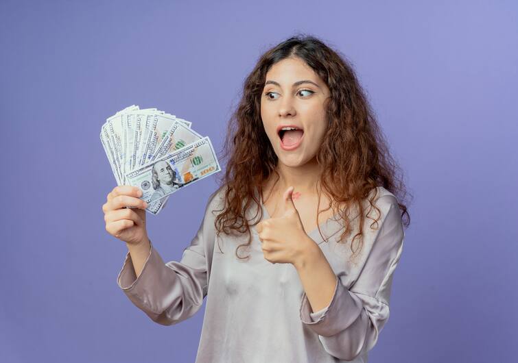 Women's Day 2023: These banks and NBFCs are offering more interest on FDs to women, see full list Women's Day 2023: આ બેંકો અને NBFC મહિલાઓને FD પર આપે છે વધુ વ્યાજ, જુઓ સંપૂર્ણ યાદી