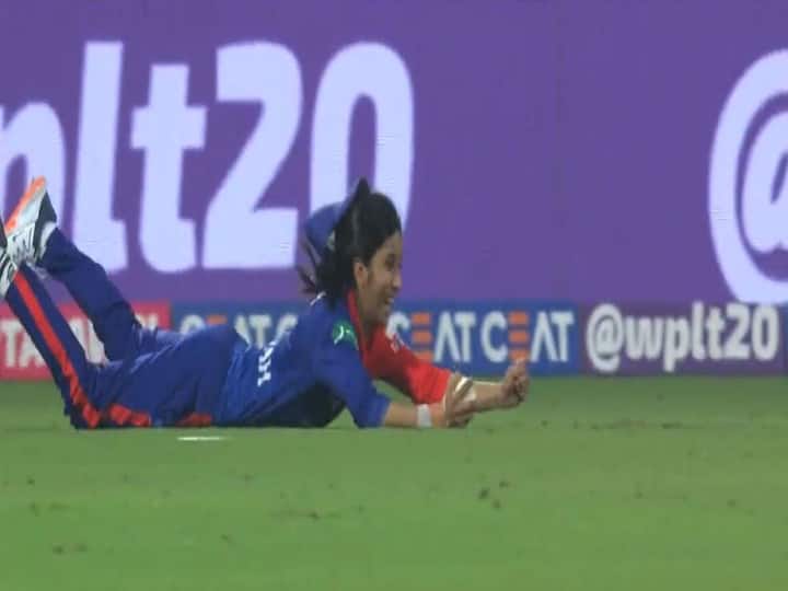 DC-W vs MI-W WPL 2023 Jemimah Rodrigues Stunning Catch Video to dismiss Hayley Matthews Delhi Capitals vs Mumbai Indians Women Jemimah Rodrigues Catch: DC Star's Outstanding Effort Early Contender For Catch Of The Tournament - WATCH