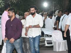 Satish Kaushik Funeral: सतीश कौशिक के अंतिम संस्कार में पहुंचे रणबीर कपूर, चेहरे पर दिखी उदासी
