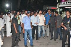 Satish Kaushik Last Rites: उदास चेहरों...नम आंखों से सतीश कौशिक को विदाई देने पहुंचे स्टार्स, जॉनी लीवर से चंकी पांडे तक, भावुक कर देंगी तस्वीरें