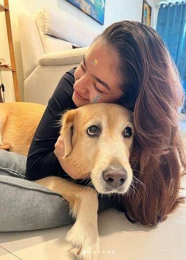 ਆਪਣੇ ਕੁੱਤੇ ਨਾਲ ਹੋਲੀ ਦਾ ਆਨੰਦ ਲੈਂਦੀ ਨਜ਼ਰ ਆਈ ਅਨੁਸ਼ਕਾ ਸੇਨ