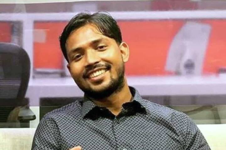 मीडिया रिपोर्ट्स के मुताबिक खान सर महीने में करीब 15 से 20  रुपए लाख  यूट्यूब के माध्यम से कमाते हैं. वहीं दूसरी तरफ अगर खान सर की कुल संपत्ति की बात करें तो वह 5 करोड़ रुपए की संपत्ति के मालिक है. यूट्यूब की लिस्ट में खान सर टॉप 10 में आते हैं .