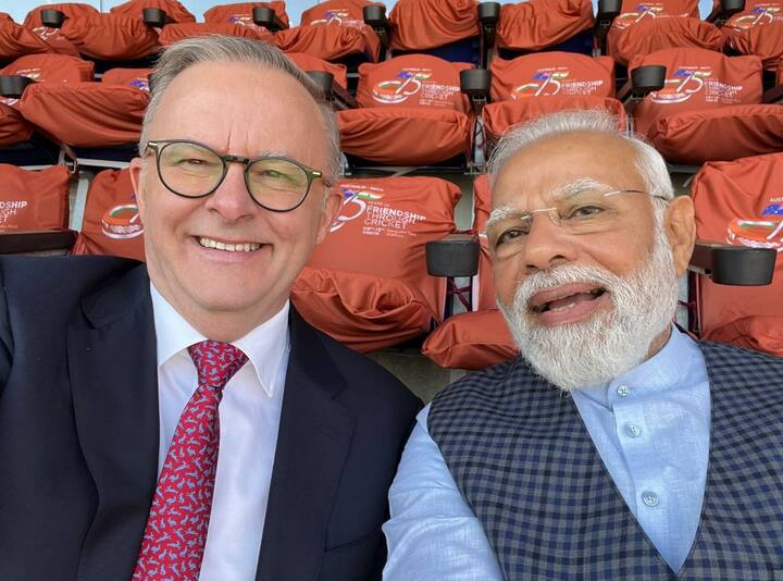 અમદાવાદના નરેન્દ્ર મોદી સ્ટેડિયમમાં સાથે બેસીને મેચ નીહાળતા ભારતના પીએમ નરેન્દ્ર મોદી અને ઓસ્ટ્રેલિયાના પીએમ