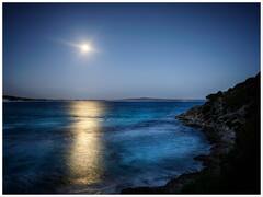 रात में अपने-आप जगमगाती हैं भारत की ये जगहें... पढ़िए ऐसा क्यों होता है