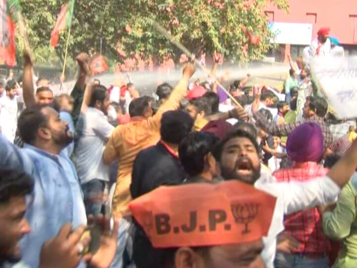 Chandigarh Punjab BJP Leaders Police Adopted This Method To Stop Protest ANN Chandigarh: पंजाब के कानून व्यवस्था के मुद्दे पर BJP का विरोध प्रदर्शन, पुलिस ने किया वाटर कैनन का इस्तेमाल