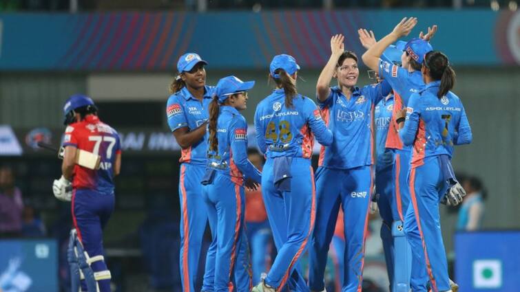 WPL 2023: DC-W made 105 runs against MI-W lowest total till now in this inaugural edition WPL 2023: সাইকা, ওয়ং, ম্যাথিউজ ত্রিফলায় বিদ্ধ দিল্লি, মাত্র ১০৫ রানেই শেষ ক্যাপিটালসের ইনিংস