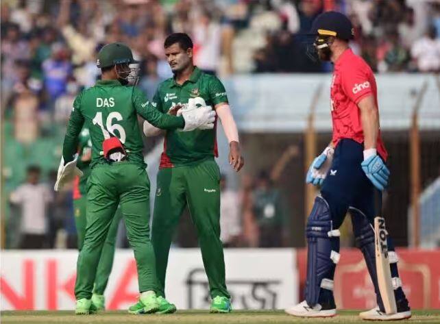 bangladesh best england by 6 wickets in first t20 international match of the series here is the match report Bangladesh vs England: ਬੰਗਲਾਦੇਸ਼ ਨੇ ਵਿਸ਼ਵ ਚੈਂਪੀਅਨ ਇੰਗਲੈਂਡ ਨੂੰ 6 ਵਿਕਟਾਂ ਨਾਲ ਹਰਾ ਕੇ ਰਚਿਆ ਇਤਿਹਾਸ, ਜਾਣੋ ਪੂਰੇ ਮੈਚ ਦੀ ਰਿਪੋਰਟ