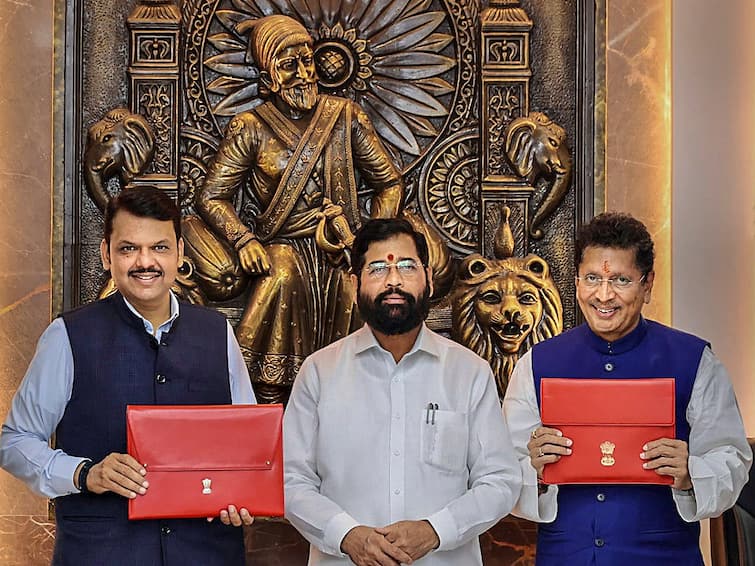 Maharashtra Budget 2023 Shinde Fadnavis government budget Read the Key announcements of the Maharashtra state budget शिंदे-फडणवीस सरकारची बजेट एक्स्प्रेस सुस्साट; वाचा राज्य अर्थसंकल्पातील प्रमुख तरतुदी एका क्लिकवर