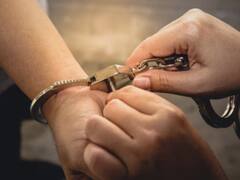 होली पर शराब तस्करों की शामत, दिल्ली पुलिस ने 25 लोगों को दबोचा, 12 हजार से अधिक बोतलें बरामद