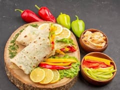 Chicken Wrap: ऑफिस लंच हो या ट्रिप पर जाना हो यह चिकन सलाद रेसिपी कर सकते हैं ट्राई