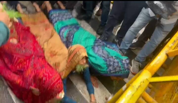 सरकार के कान पर जूं तक नहीं रेंग रही. वीरांगना मंजू जाट पांच दिन से आमरण अनशन पर है. अनहोनी होने पर जिम्मेदारी सरकार की होगी. मीणा ने कहा की दांतों में तिनका दबाए हुए वीरांगनाएं शहीदों के सम्मान की याचना कर रही हैं.