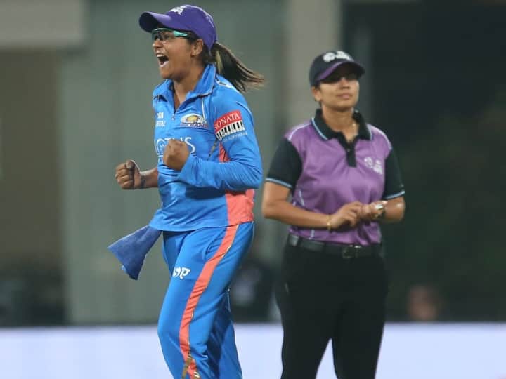know who is Mumbai Indians women spinner Saika Ishaque she is highest wicket taker in WPL 2023 WPL 2023: कौन है महिला आईपीएल में धमाल मचाने वाली सायका इशाक? अपनी फिरकी पर घूमा रही हैं बल्लेबाज़