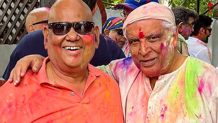 Satish Kaushik Best memories: রঙের উৎসবটা শৈশবের বন্ধুদের সঙ্গে কাটাতে চেয়েছিলেন তিনি। সেজন্য জাভেদ আখতারের হোলি উৎসবে যোগদান করেছিলেন। রইল সতীশ কৌশিকের সেরা মুহূর্ত।