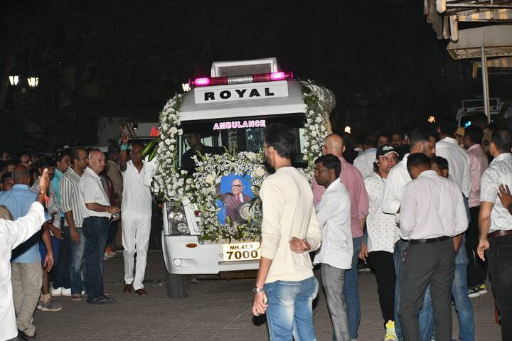 এএনআই সূত্রে জানা গিয়েছে, সতীশ কৌশিকের পোস্টমর্টেমে, শরীরে কোনওরকম আঘাতের চিহ্ন পাওয়া যায়নি।