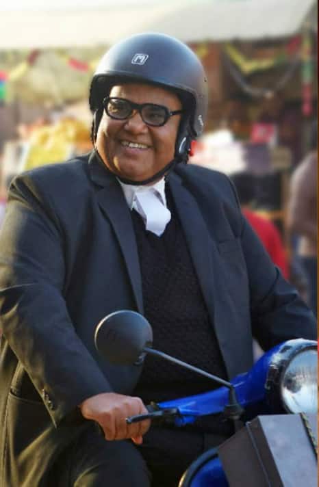 सतीश यांनी काही विनोदी भूमिका देखील साकारल्या. जाणून घेऊयात सतीश कौशिक यांच्या चित्रपट आणि मालिकांबद्दल....
