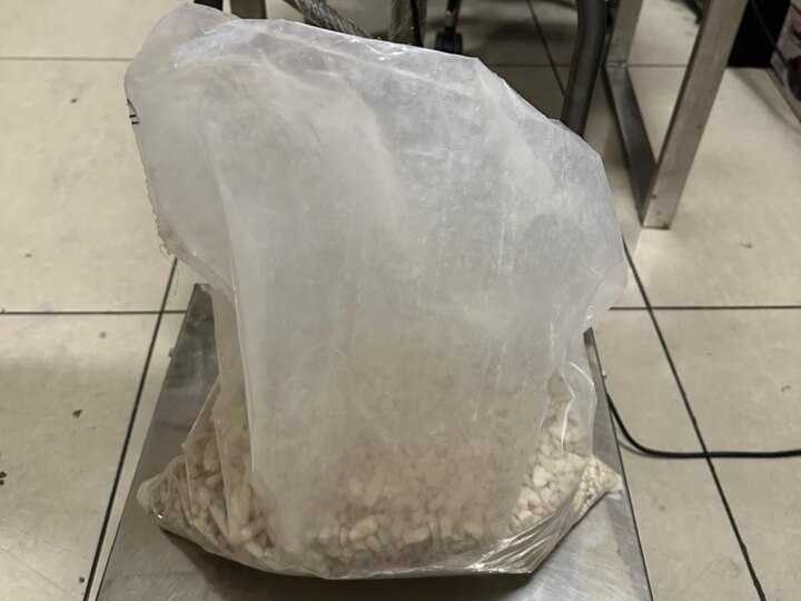Drug Trafficking: लगेज बैग में कैविटी बनाकर लाया 53 करोड़ की हेरोइन, DRI ने तस्करी के आरोपी को ऐसे दबोचा