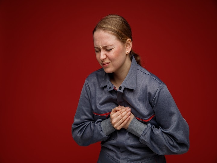 heart attack in Women have different symptoms than men Heart Attack: महिलाओं में अलग होते हैं हार्ट अटैक के लक्षण, इन दिक्कतों से पहले ही पहचान लें