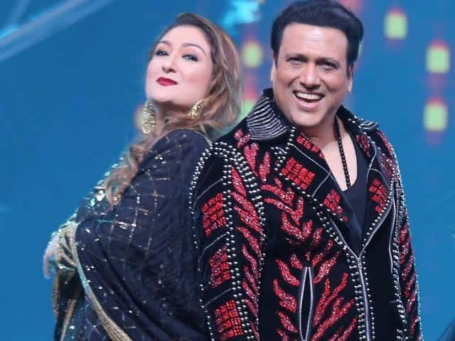 इसी के साथ आपको बता दें कि 11 मार्च 1987 में सुनीता और गोविंदा की शादी हो गई थी. उस समय सुनीता 18 साल की हो गई थी तो वहीं गोविंदा 24 साल के हो गए थे. एक और इंटरव्यू में एक्टर ने बताया कि यह इतनी ज्यादा छोटी थी और मॉडल भी थी तो मैं काफी डर रहा था कि आज के समय में इस उम्र में प्यार करेंगे तो लोग चाइल्ड मॉलेस्टर कहने लगेंगे. (Photo- Instagram)