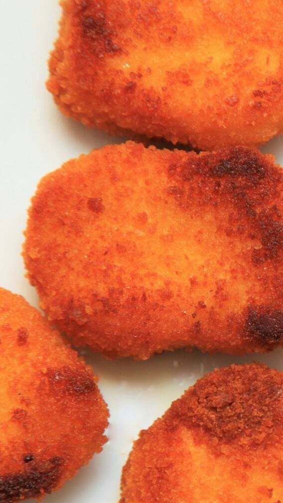 বাড়িতে বানান জিভে জল আনা অমৃতসরী পনির পকোড়া