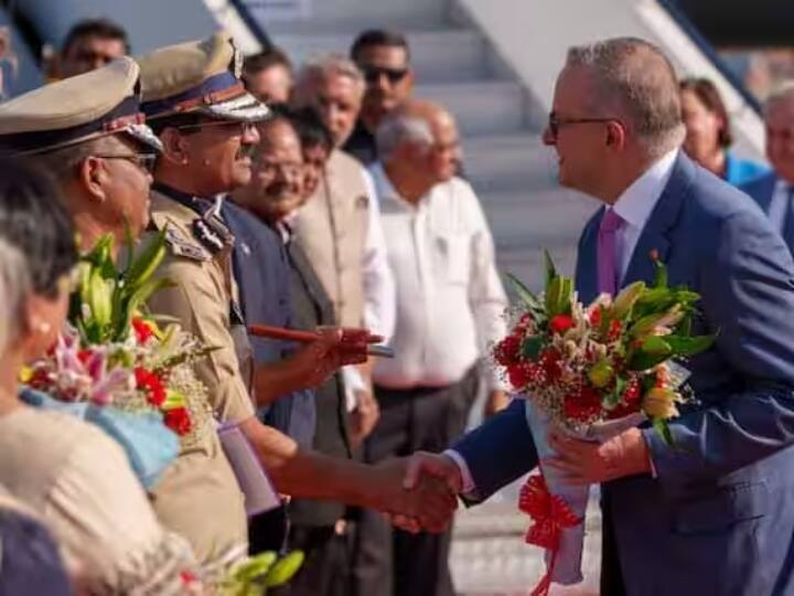 सबससे पहले वे अहमदाबाद एयरपोर्ट पहुंचे, जहां उनका जोरदार स्वागत किया गया. इसे लेकर उन्होंने ट्वीट कर कहा कि भारत में शानदार स्वागत हुआ. उन्होंने इसे ऑस्ट्रेलिया-भारत संबंधों के लिए एक महत्वपूर्ण दौर की शुरुआत करार दिया.