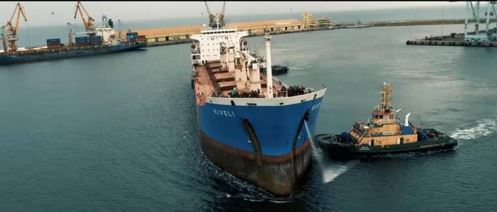 இவருக்கு ஜோடியாக ப்ரியா பவானி சங்கர் நடித்துள்ளார். கைதி படம் புகழ் ஹரிஷ் உத்தமன், கருப்பன பட நாயகி தன்யா ரவிச்சந்திரன், மெர்சல் புகழ் ஹரீஷ் பேரடி ஆகியோர் முக்கிய கதாபாத்திரங்களில் நடித்துள்ளனர்.