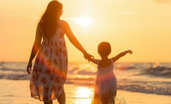 সন্তান মানুষ করা মুখের কথা নয়। মা-বাবা মাত্রেই বিলক্ষণ জানেন এ কথা। আর সন্তান পালনের ক্ষেত্রে আচার-আচরণ, বিশেষ করে কথাবার্তায় সংযম আনা সবচেয়ে প্রয়োজন।