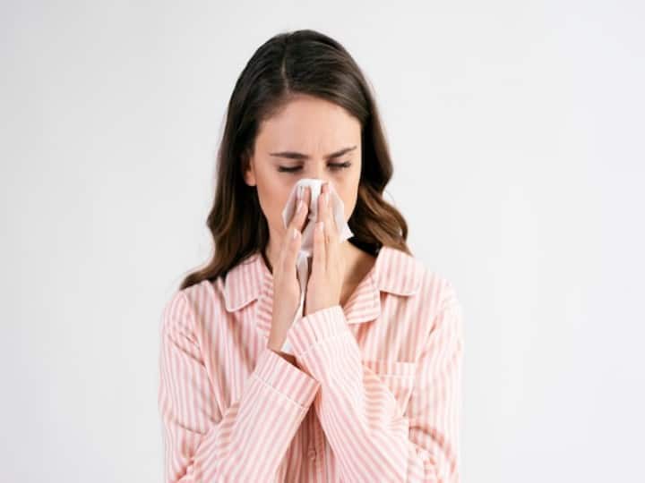 after holi tiredness and cough may me flu see these symptoms होली में भीगने के बाद थकान और जुकाम को हल्के में लेना पड़ सकता है महंगा, हो सकता है फ्लू का खतरा