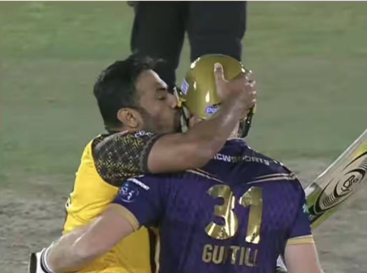 psl 2023 wahab riaz kissed martin guptill after taking his wicket PSL 'ਚ ਹੋਇਆ ਗਜਬ, ਵਹਾਬ ਰਿਆਜ਼ ਨੇ ਮਾਰਟਿਨ ਗੁਪਟਿਲ ਨੂੰ ਸਭ ਦੇ ਸਾਹਮਣੇ ਕੀਤਾ ਕਿਸ, ਦੇਖੋ ਵੀਡੀਓ