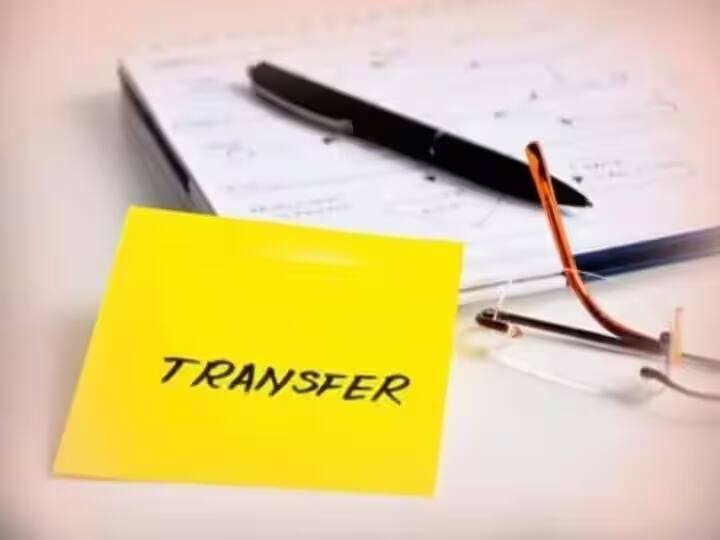 Uttar Pradesh government has issued transfer orders of 6 IPS officers ann UP Transfer: यूपी में बड़ा प्रशासनिक फेरबदल, 6 आईपीएस अफसरों का ट्रांसफर, हटाए गए आगरा के पुलिस कमिश्नर