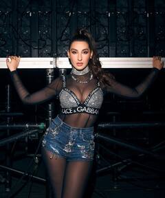 Nora Fatehi Photos: नोरा फतेही ने रिलीविंग ड्रेस में कैमरे के सामने दिए ऐसे पोज, सेंशुअस लुक से इंटरनेट पर लगा दी आग