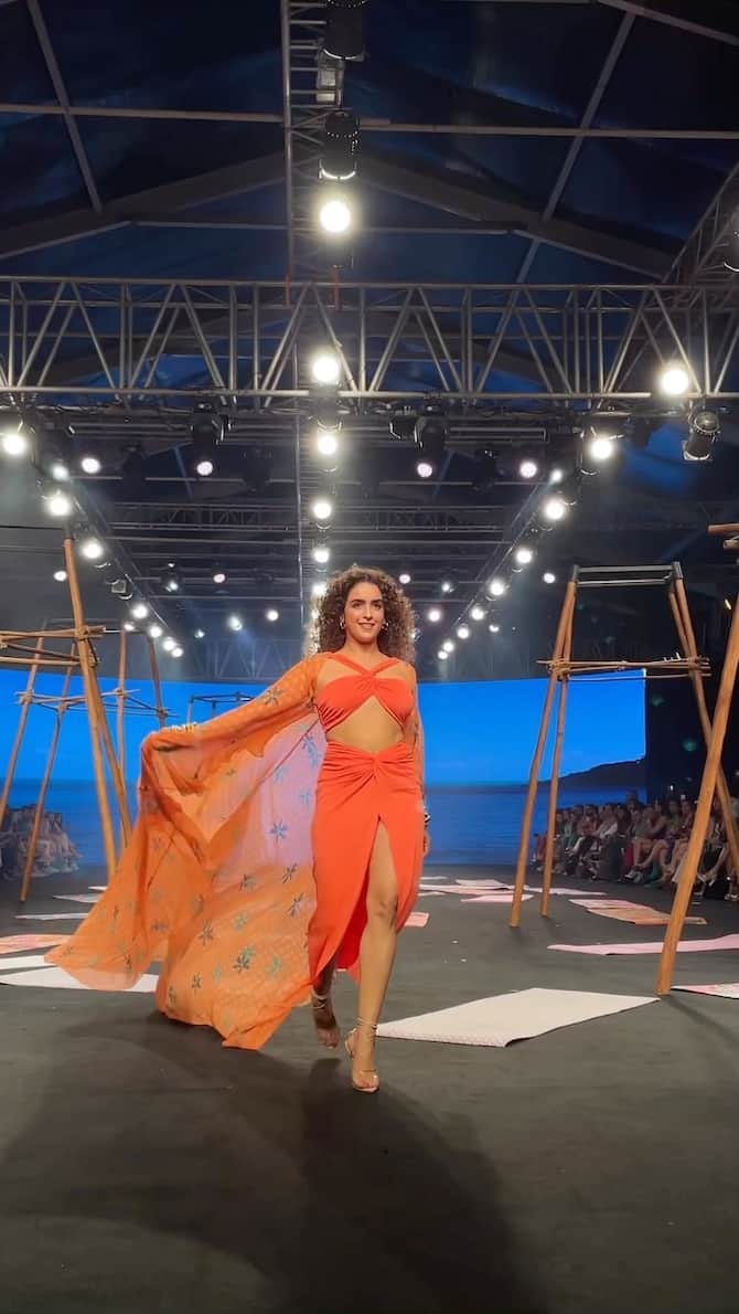 Sonakshi Sinha Shilpa Shetty Walk Ramp At Lakme Fashion Week Antara  Motiwala Marwah Flaunts Her Baby Bump See Photos | Lakme Fashion Week:  शिल्पा शेट्टी-सोनाक्षी सिन्हा ने लैकमे फैशन वीक में बिखेरा