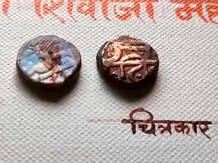 महाराष्ट्राचे दैवत छत्रपती शिवाजी महाराज यांच्या जन्मतारखेवरुन दोन गटाचे दोन भिन्न मत असल्यामुळे शिवजयंती दोन वेळा साजरी केली जाते.