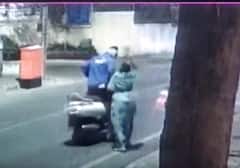 10 वर्षाच्या नातीचं धाडस; आजीच्या गळ्यातील चैन ओढणाऱ्या चोराला रस्त्यावर धू धू धुतला, पुण्यातील घटना