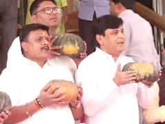 विधान भवन के बाहर विपक्ष ने जमकर किया हंगामा, बजट को लेकर सरकार पर लगाए ये गंभीर आरोप