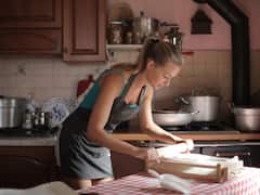 వంటగదిలో ఈ ఫొటో పెట్టుకుంటే దరిద్రం మీ దరిచేరదు