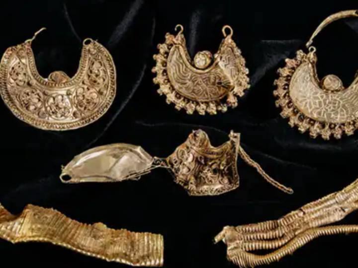 Netherlands Gold: Thousand year old treasure found in Netherlands, including silver coins including gold jewelery