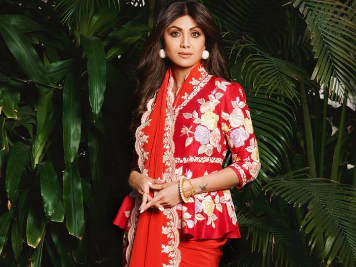 Shilpa Shetty never ceases to wow her followers with either her chic streetwear or her dazzling ethnic personas.