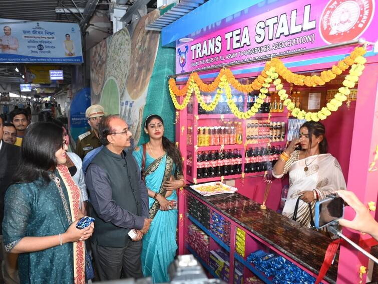 Assam Indian Railways Opens First-Of-Its-Kind Trans Tea Stall Run By Transgenders At Guwahati Station Assam: Indian Railways Opens First-Of-Its-Kind 'Trans Tea Stall' Run By Transgenders At Guwahati Station