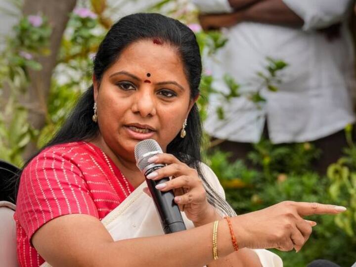 KCR Daughter and BRS Leader K Kavitha Satires over Congress Slamming it has only 600 MLAs out of 4000 K Kavitha Remark: देशभर के 4000 विधायकों में से कांग्रेस के पास सिर्फ 600, बंगाल में मुश्किल से एक जीता, बीआरएस नेता कविता का तंज