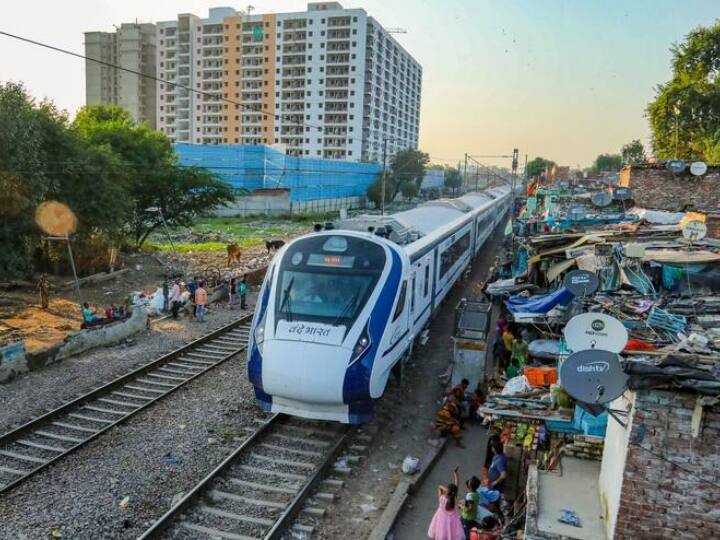 Tata Steel will be manufactured Seat and coach of Vande Bharat Express Trains deal with Indian Railways Vande Bharat Trains: टाटा स्टील बनाएगी वंदे भारत एक्सप्रेस के लिए सीट और कोच, रेलवे ने दिया करोड़ों का ठेका