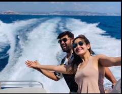 Arya Sayyesha : 'வெண்ணிலா தூவி தன் காதல் சொன்னாளே..' ஆர்யா-சாய்ஷாவின் காதல் கதையில் புதிய மையில்கல்!