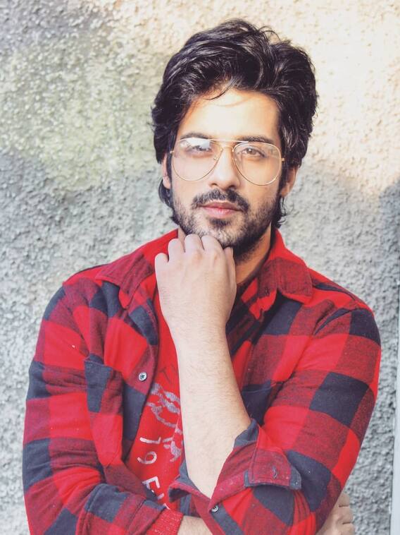 ये हैं चाहते के रुद्राक्ष हैं इतने पढ़े-लिखे