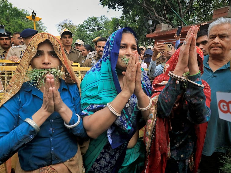 Pulwama Widows Hunger Protest Outside Sachin Pilot Residence Removed Shifted Hospitals BJP MP Kirodi Lal Meena Pulwama Widows Protesting Outside Sachin Pilot's Residence Removed, Shifted To Hospitals