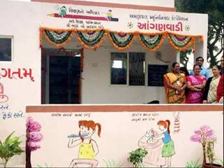 Gandhinagar: આંગણવાડીના બાળકો સાથે સરકારની મજાક! પોષ્ટિક આહાર પાછળ બાળક દીઠ કરવામાં આવે છે માત્ર 8 રૂપિયાની ફાળવણી