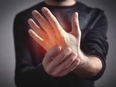 Vitamin D की कमी से हो सकती हैं कई बीमारियां, इन 11 लक्षणों से पता लगाएं कि शरीर में कमी है या नहीं