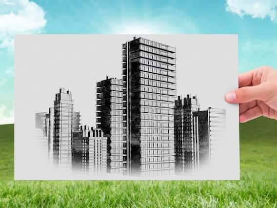 સાથે જ સરકાર દ્વારા ઘણી યોજનાઓ પણ શરૂ કરવામાં આવી છે અને તેનો લાભ મહિલાઓને મળે છે. પ્રધાનમંત્રી આવાસ યોજના (PMAY) હેઠળ માત્ર મહિલાઓને જ અરજદાર બનાવવામાં આવે છે. આ પહેલનો ઉદ્દેશ્ય સમાજના ઓછી આવક ધરાવતા જૂથની મહિલાઓને સશક્ત કરવાનો છે. (PC - Freepik.com)