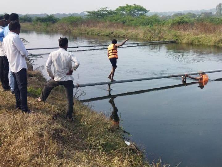 Maharashtra SPG driver falls into canal with family NDRF searching for dead body ANN Maharashtra: एसपीजी में तैनात ड्राइवर परिवार के साथ नहर में गिरा, पत्नी और बच्चे सुरक्षित, NDRF कर रही डेड बॉडी की तलाश